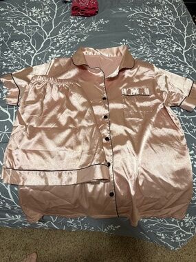 Women’s short pajamas set